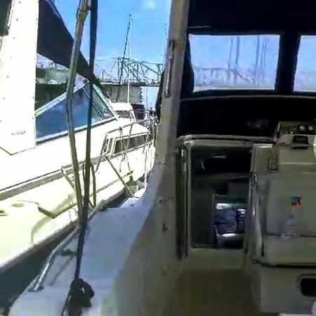 El Barco De Las Fiestas Sant Adrià de Besòs Exteriör bild